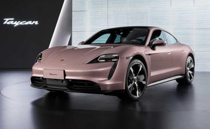  ޻ Porsche Taycan 